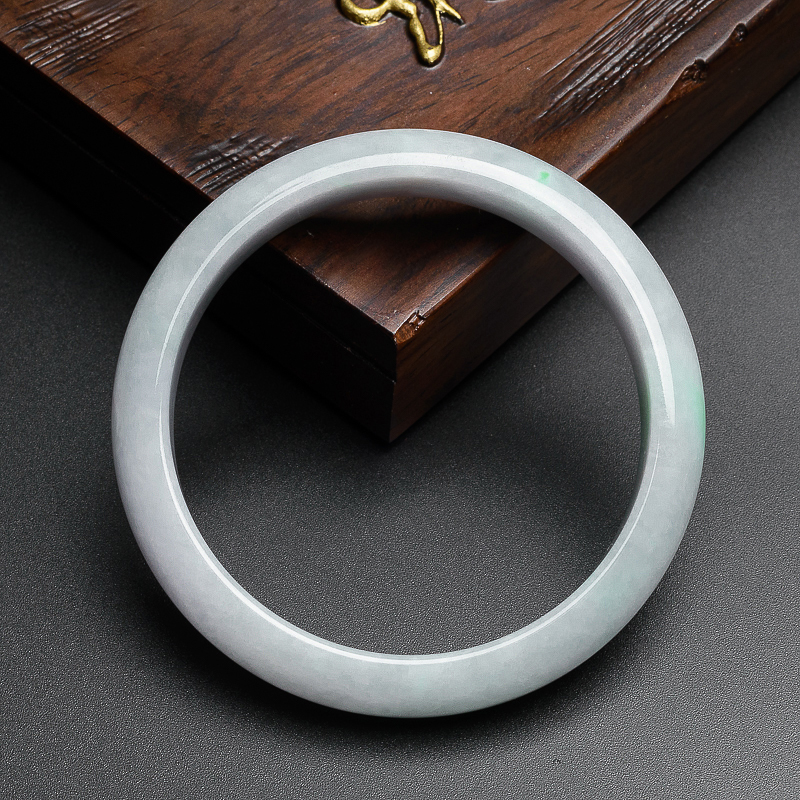 缅甸飘绿翡翠手镯-红掌柜珠宝