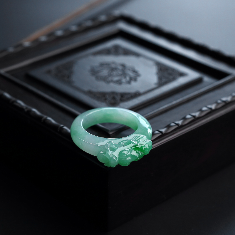 缅甸天然阳绿翡翠龙头戒指-红掌柜