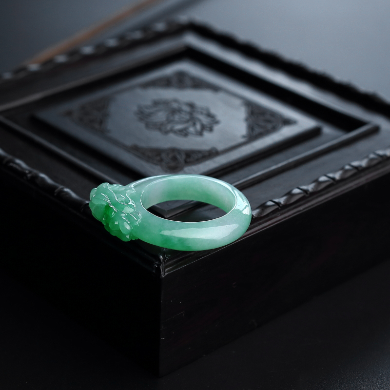 缅甸天然糯种阳绿翡翠戒指-红掌柜
