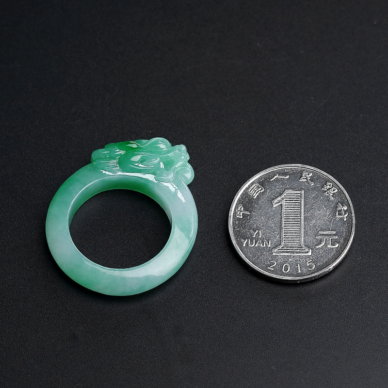 糯种阳绿翡翠龙头戒指-红掌柜
