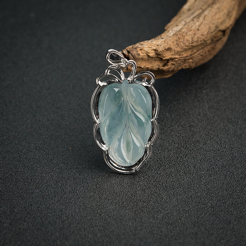 糯冰种飘翠翡翠叶子吊坠 - 红掌柜