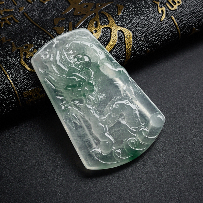 飘蓝花翡翠龙牌吊坠-红掌柜珠宝