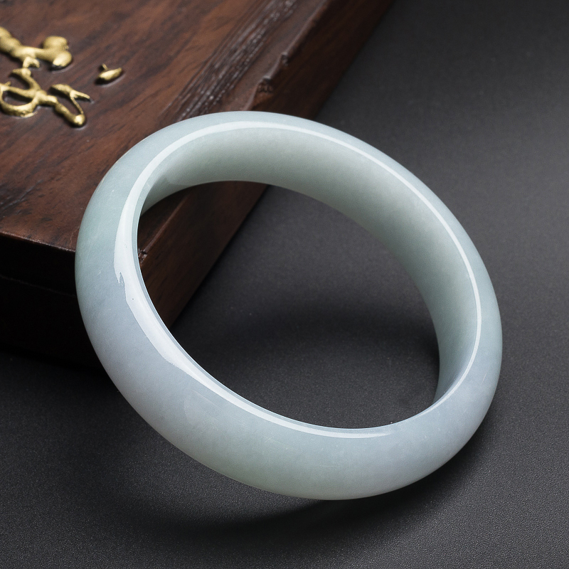 糯种淡绿翡翠手镯-红掌柜珠宝