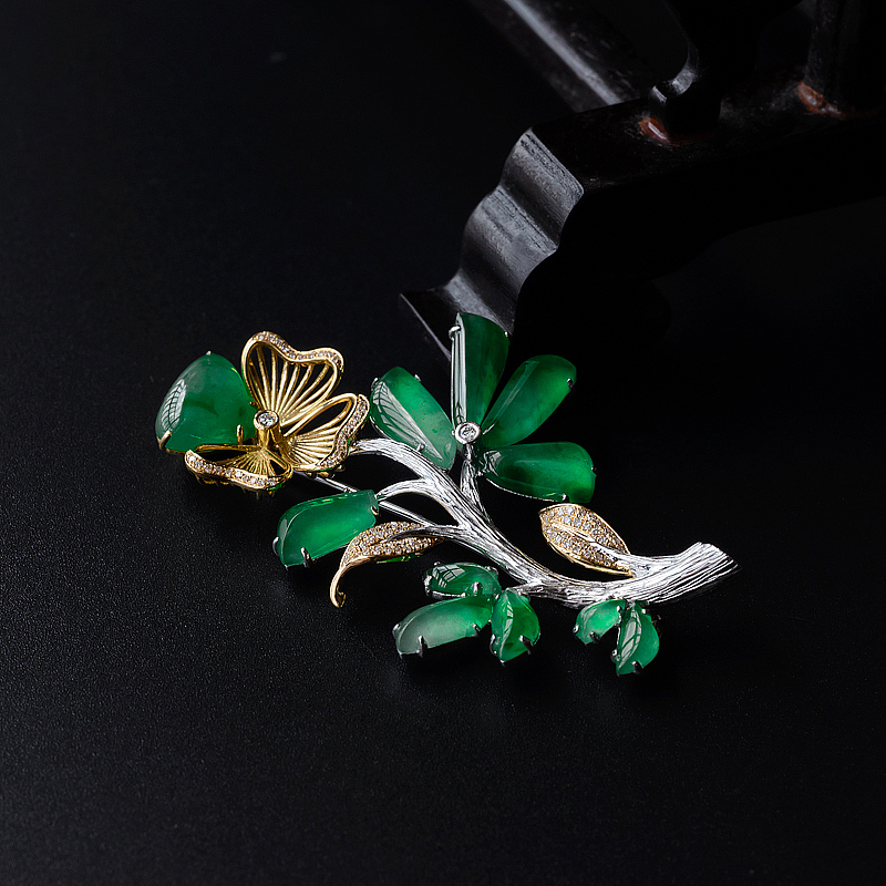 18K镶缅甸天然黄阳绿翡翠四叶草胸针-红掌柜