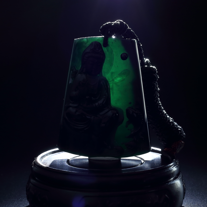 翡翠观音挂件-红掌柜