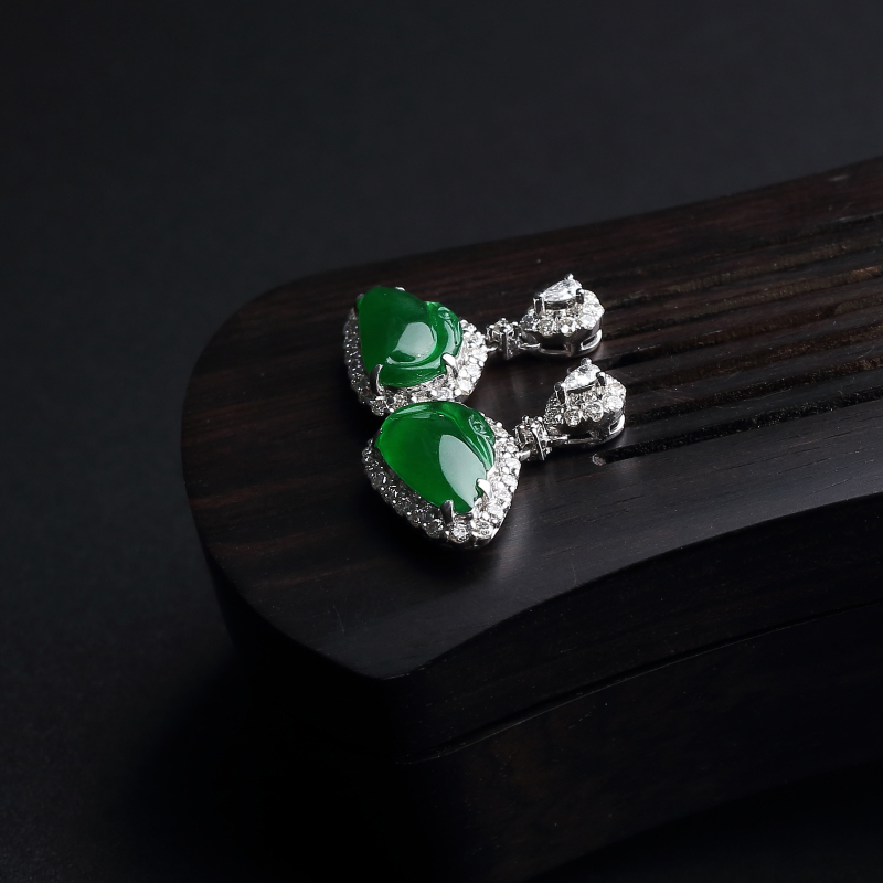 冰糯种翡翠天鹅耳钉-红掌柜