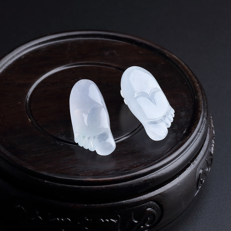 缅甸天然冰糯种淡绿翡翠吊坠-红掌柜