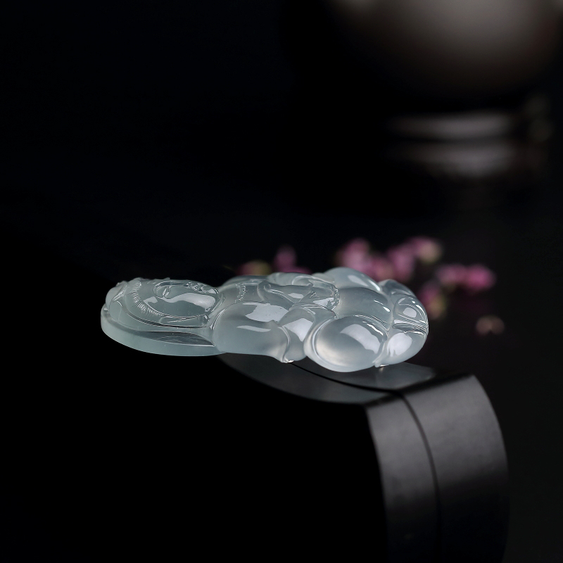 冰种浅绿翡翠观音-红掌柜