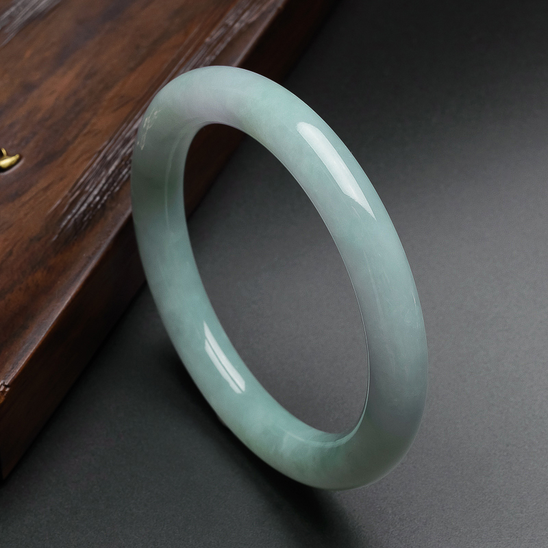 细糯种春带彩翡翠手镯-红掌柜珠宝