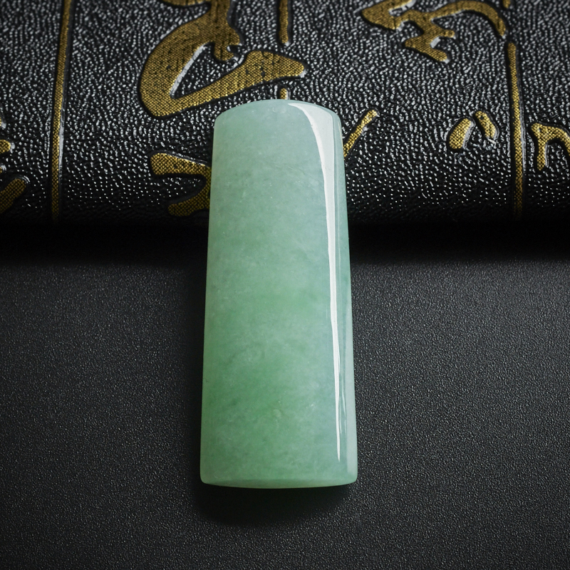 翡翠糯种苹果绿方牌吊坠 - 红掌柜珠宝