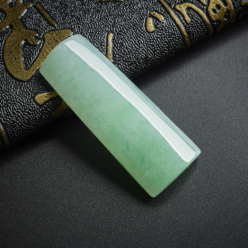 苹果绿方牌吊坠 - 红掌柜珠宝