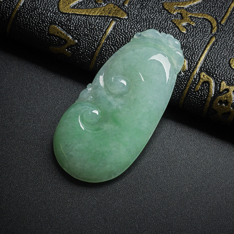 糯种翡翠苹果绿如意吊坠 - 红掌柜珠宝