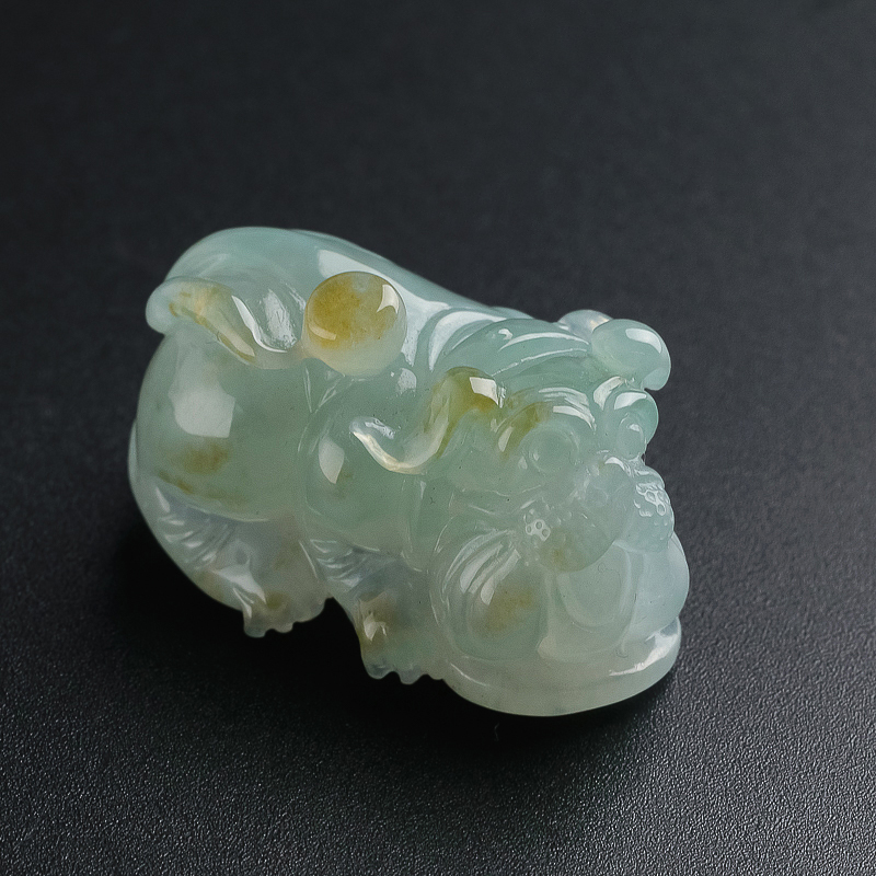 糯种浅绿飘黄翡招财狗摆件-红掌柜珠宝