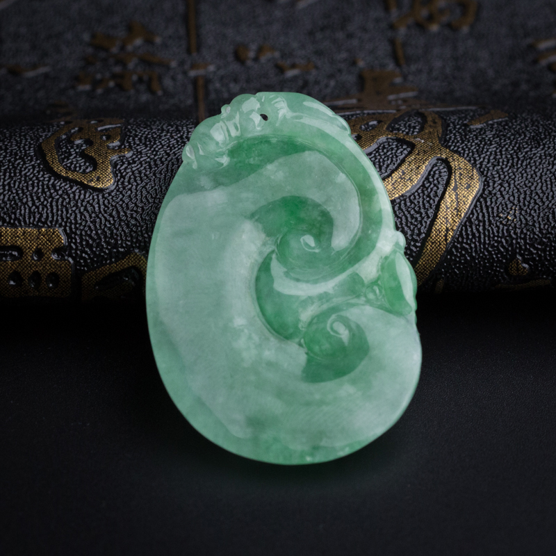 糯种飘绿翡翠吊坠-红掌柜珠宝