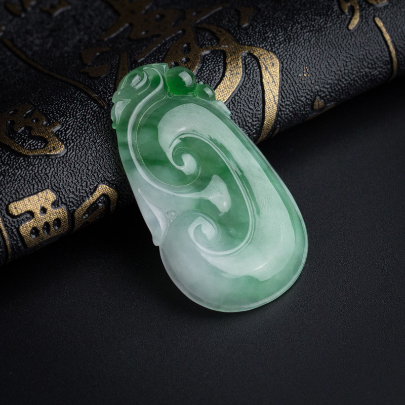 糯种飘绿翡翠吊坠-红掌柜珠宝
