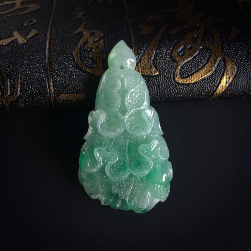 冰糯种飘绿翡翠白菜吊坠-红掌柜