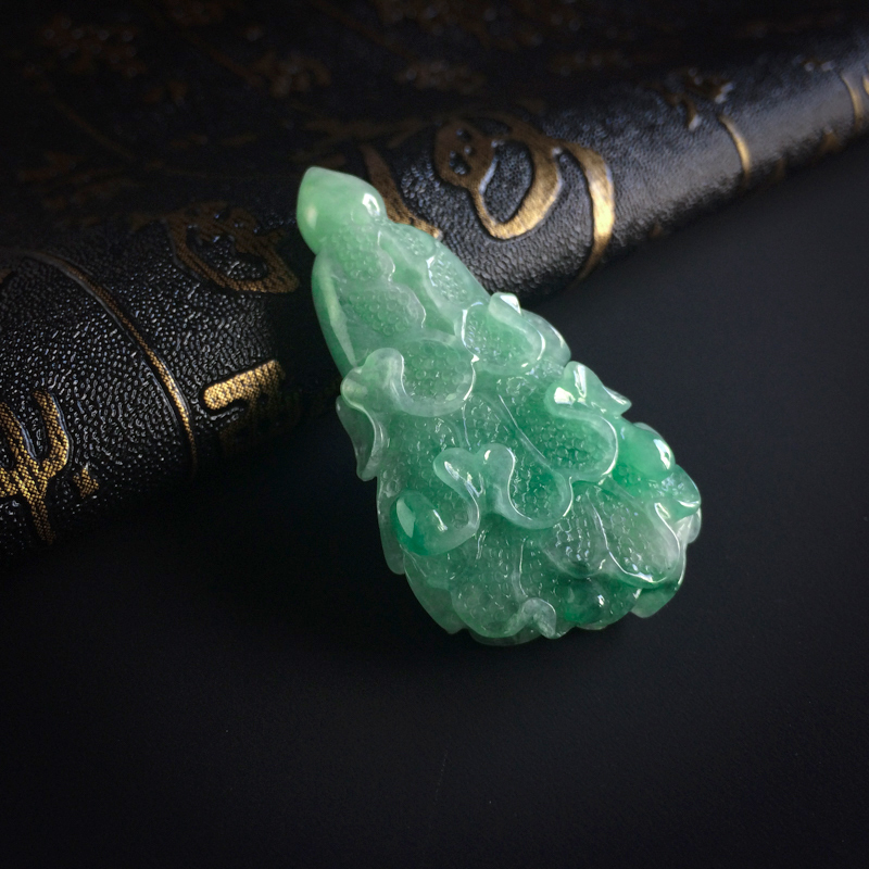冰糯种翡翠白菜吊坠-红掌柜