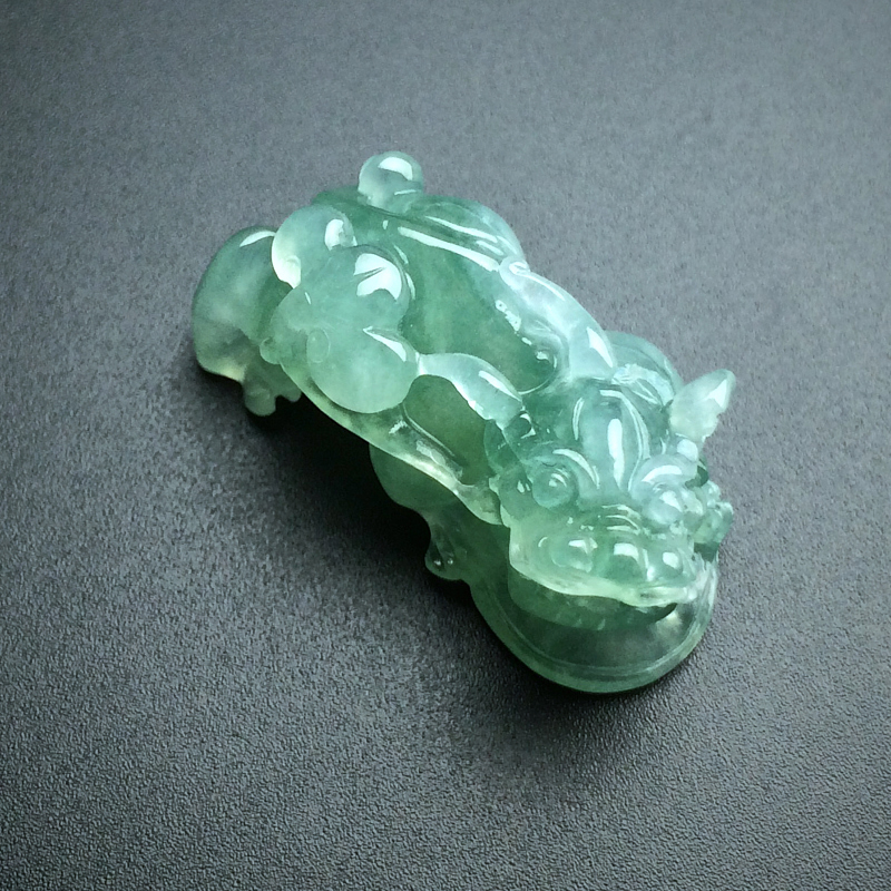 天然糯冰种淡绿翡翠貔貅吊坠-红掌柜