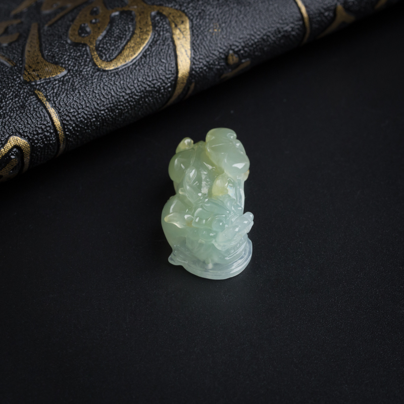 冰糯种黄翡翡翠貔貅吊坠-红掌柜