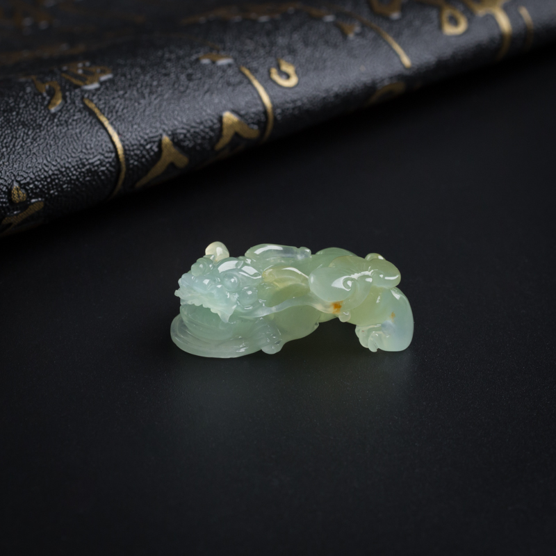 冰糯种翡翠貔貅-红掌柜