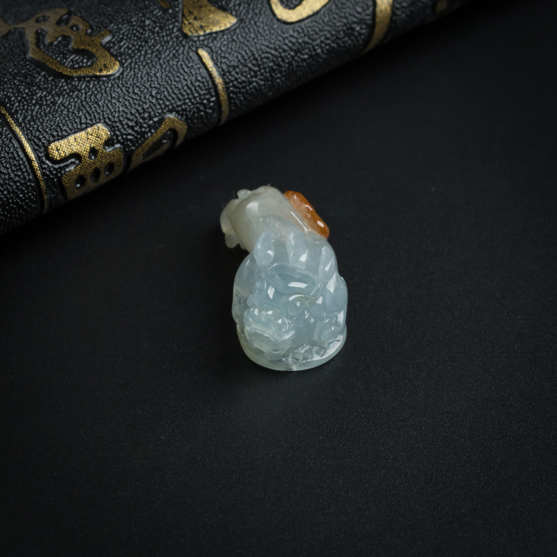 冰糯种黄翡翡翠貔貅吊坠-红掌柜