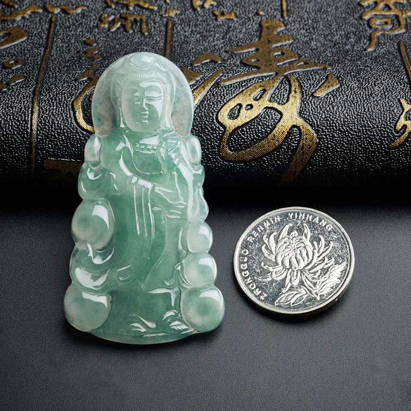 缅甸A货浅绿翡翠观音吊坠 - 红掌柜