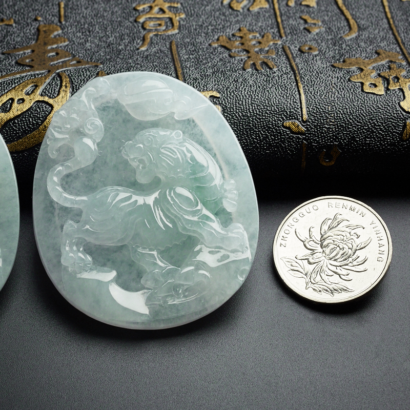 天然翡翠吊坠 - 红掌柜