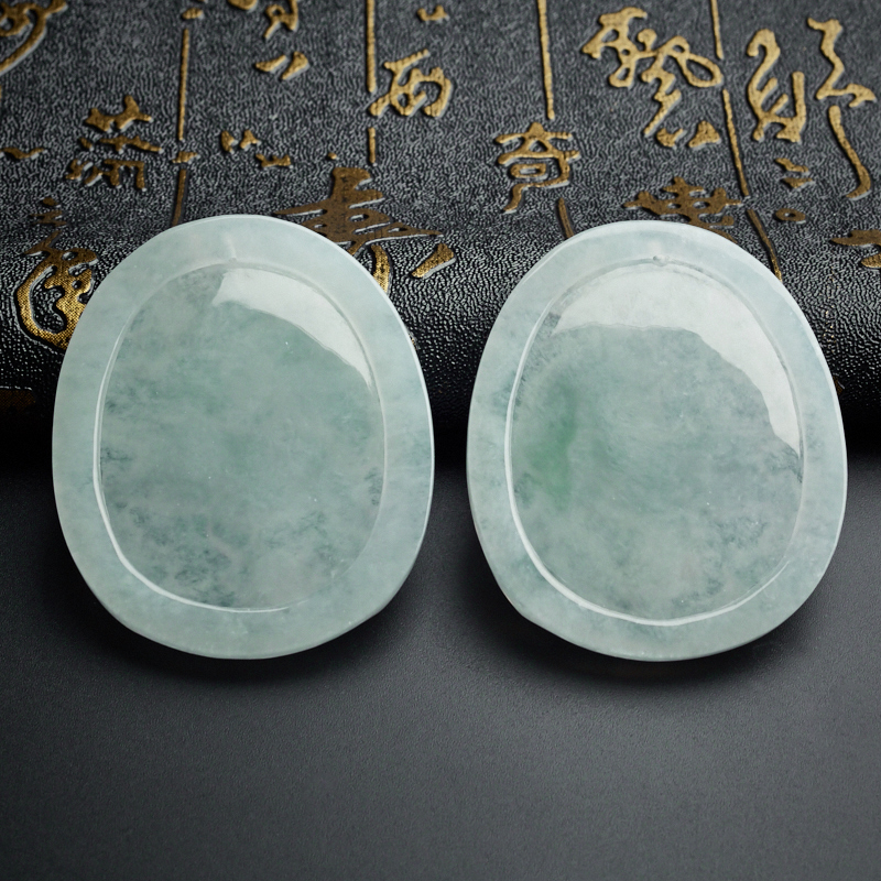 浅绿翡翠虎虎生威吊坠 - 红掌柜