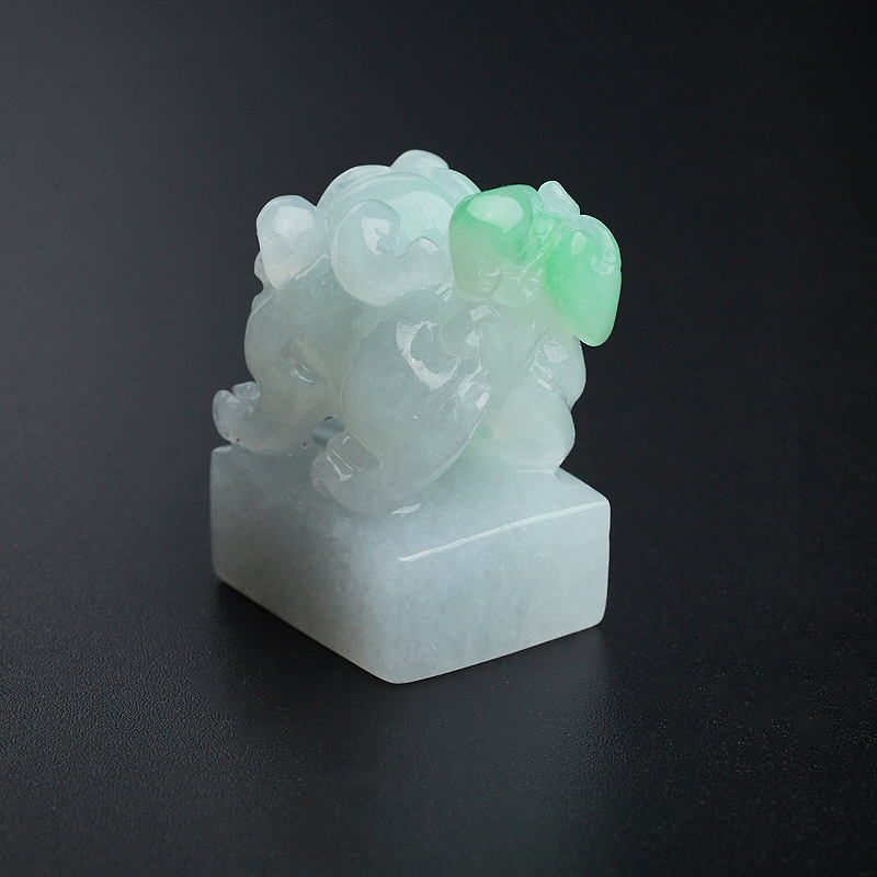 冰糯种飘绿翡翠印章-红掌柜