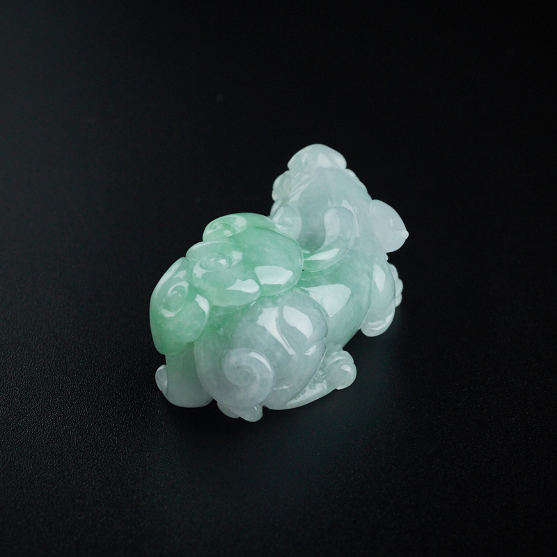 浅绿翡翠吊坠-红掌柜