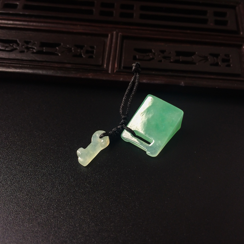 翡翠吊坠-红掌柜