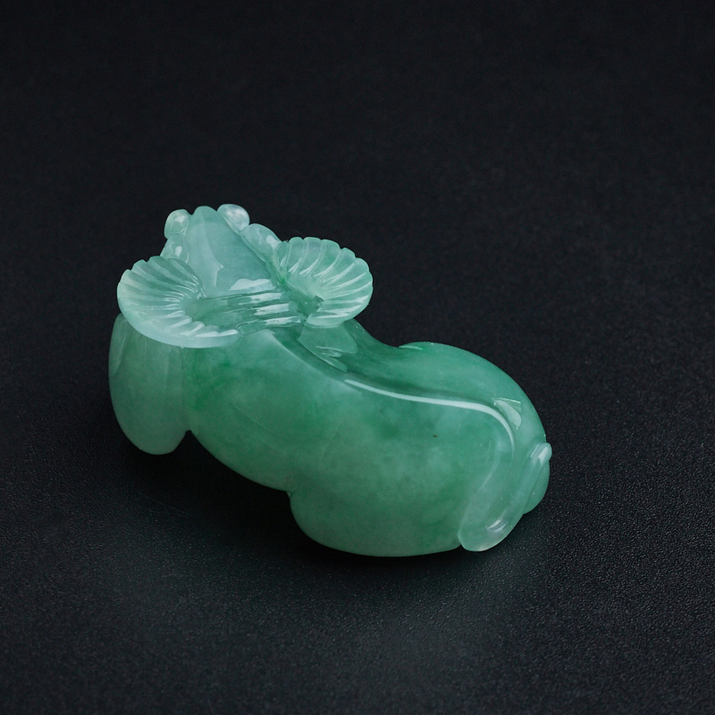 糯冰种苹果绿翡翠牛吊坠 - 红掌柜
