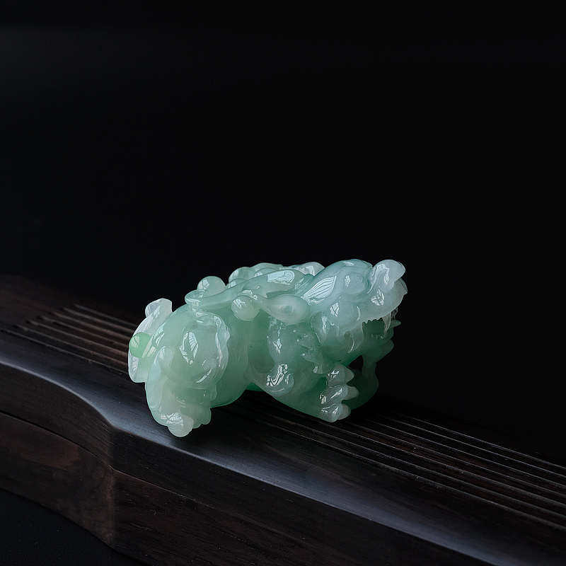 糯种苹果绿翡翠貔貅吊坠 - 红掌柜