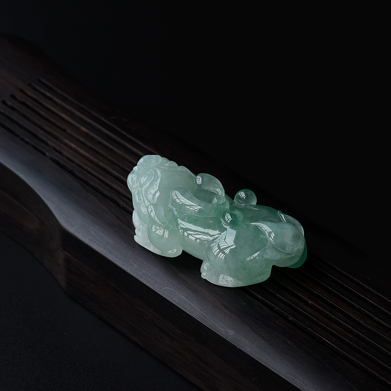 苹果绿翡翠貔貅吊坠-红掌柜