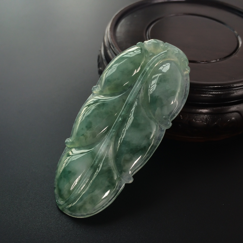 缅甸糯种飘花翡翠叶子吊坠-红掌柜