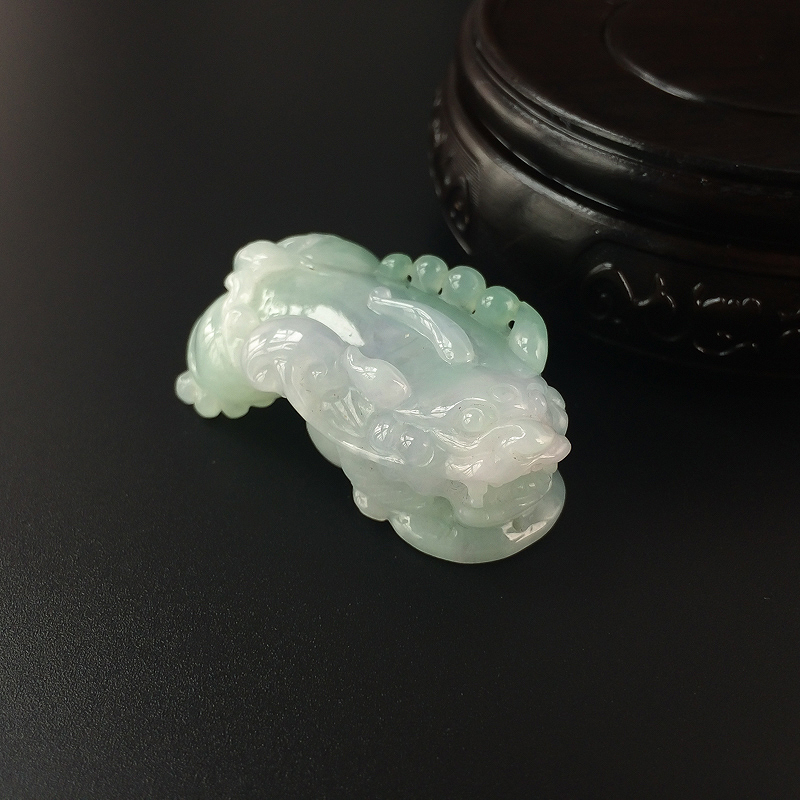 天然糯种浅绿翡翠貔貅吊坠-红掌柜