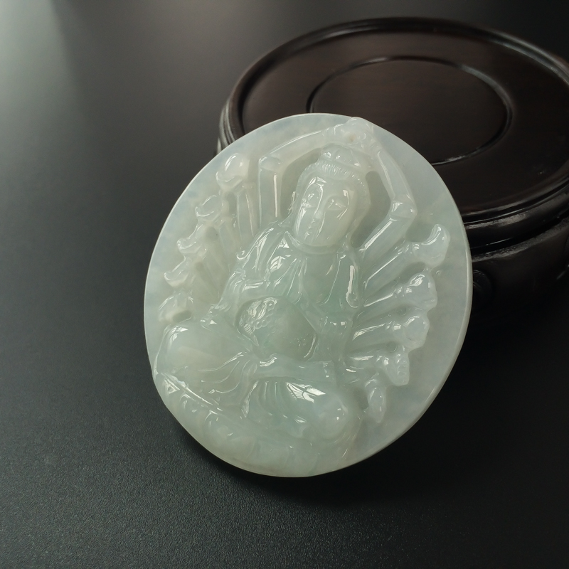 天然糯种浅绿翡翠千手观音牌吊坠-红掌柜