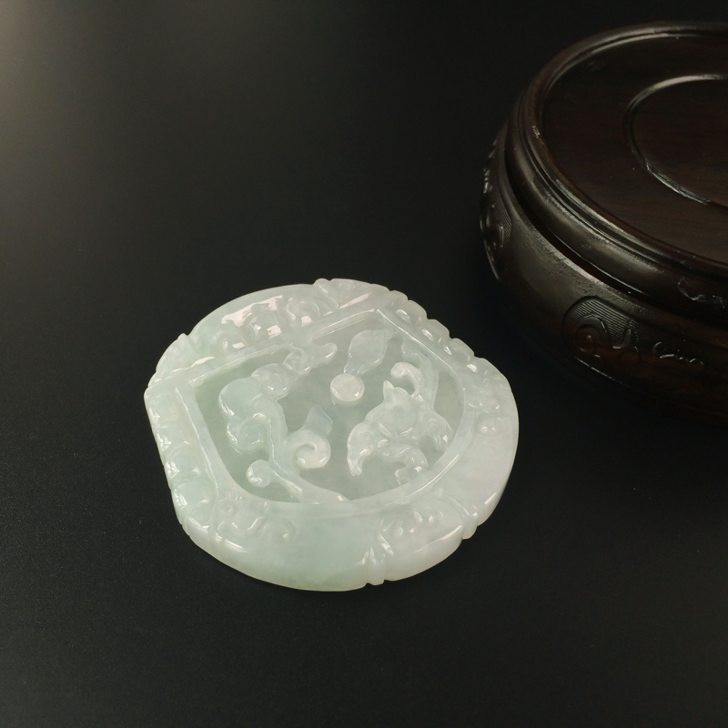 缅甸天然糯种淡绿翡翠吊坠-红掌柜