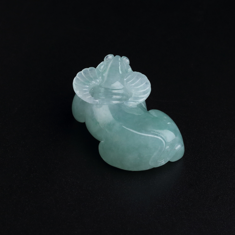 缅甸天然糯种翡翠牛吊坠-红掌柜