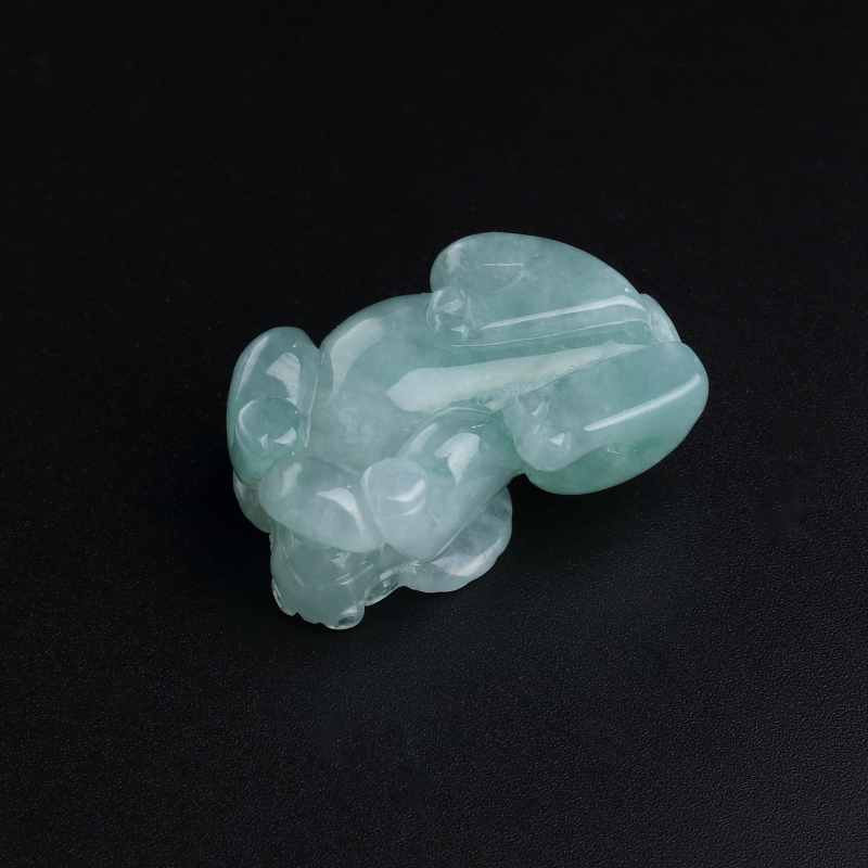 糯种浅绿翡翠牛吊坠-红掌柜