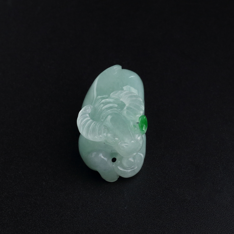 缅甸天然糯种浅绿翡翠吊坠-红掌柜