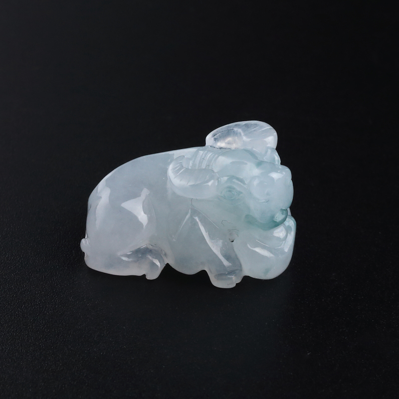 缅甸天然糯种翡翠牛吊坠-红掌柜