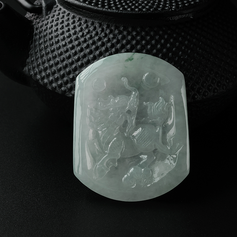 糯种翡翠吊坠-红掌柜