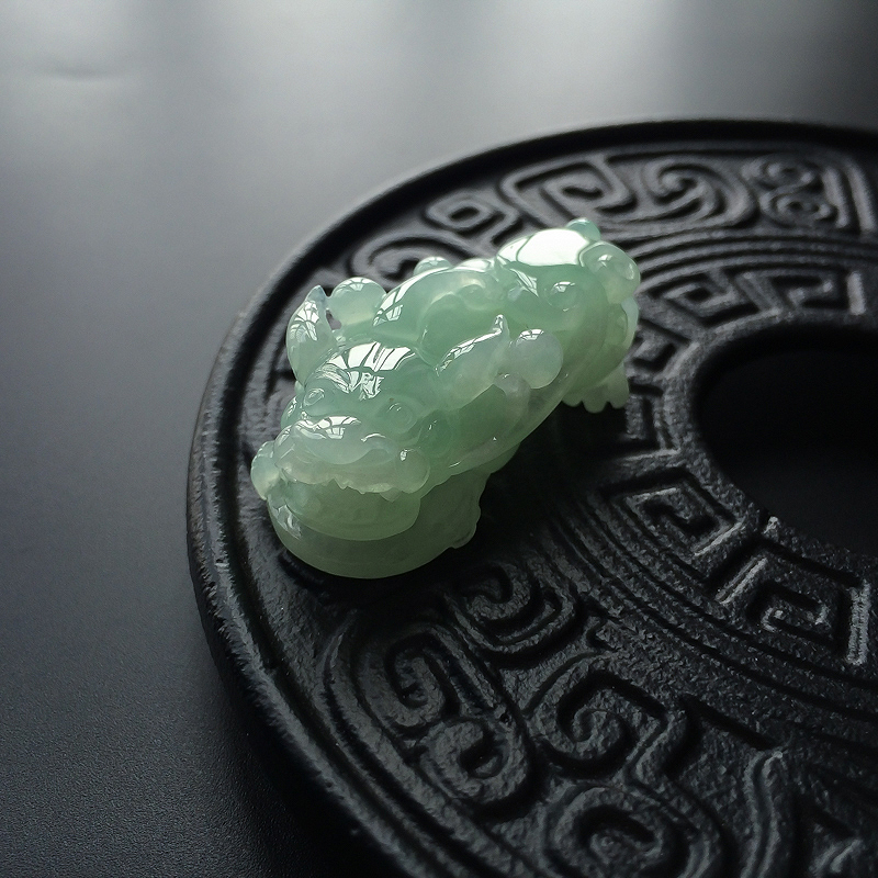 缅甸浅绿翡翠貔貅吊坠-红掌柜