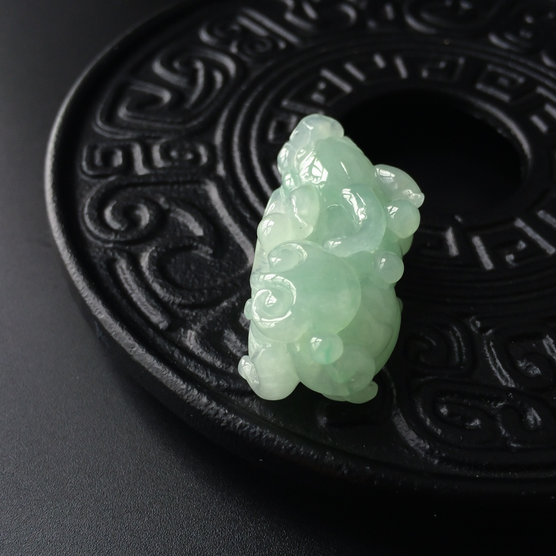 缅甸细糯种翡翠貔貅吊坠-红掌柜