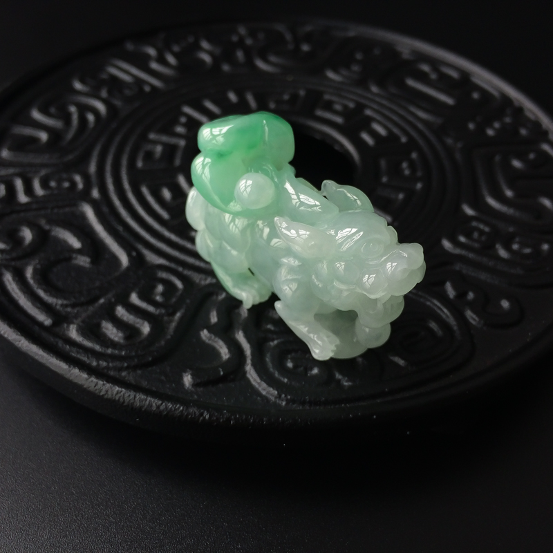缅甸浅绿飘花翡翠貔貅吊坠-红掌柜