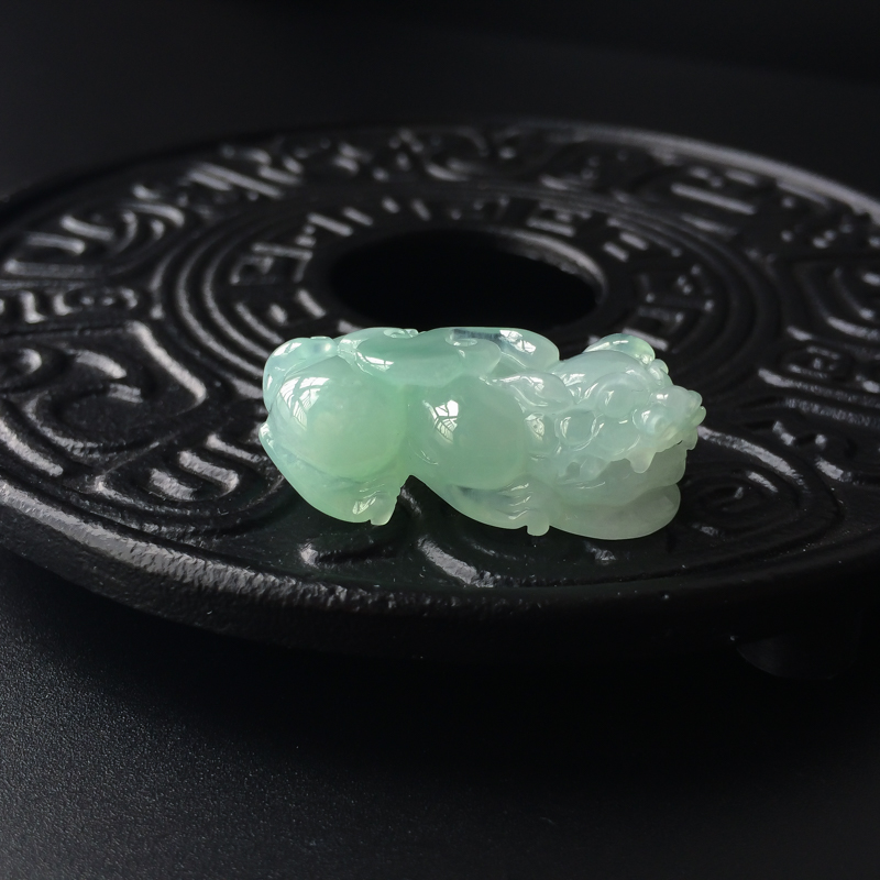 浅绿翡翠貔貅吊坠-红掌柜