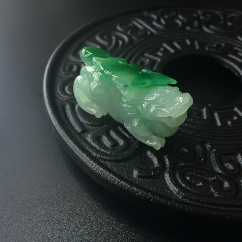 糯种翡翠貔貅吊坠-红掌柜