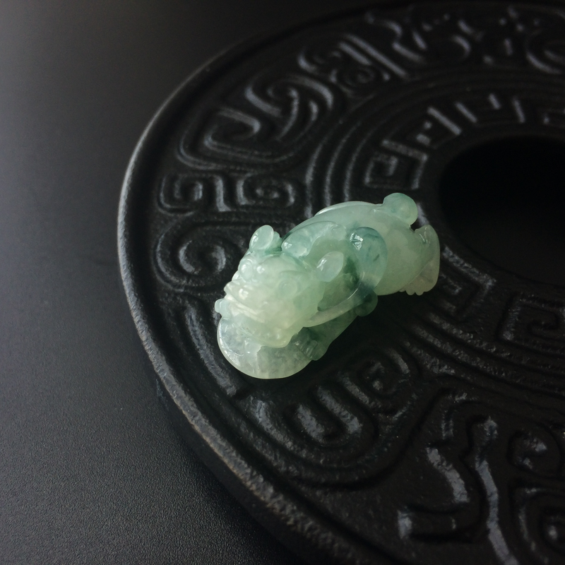 飘花翡翠貔貅吊坠-红掌柜