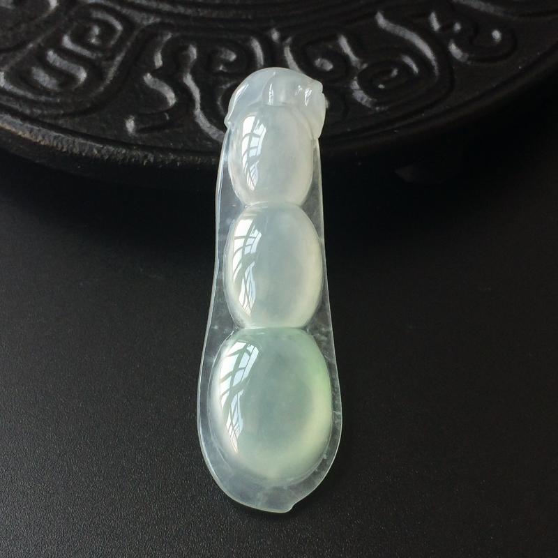 缅甸冰糯种淡绿翡翠福豆吊坠-红掌柜